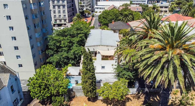  Bedroom Property for Sale in Green Point Western Cape